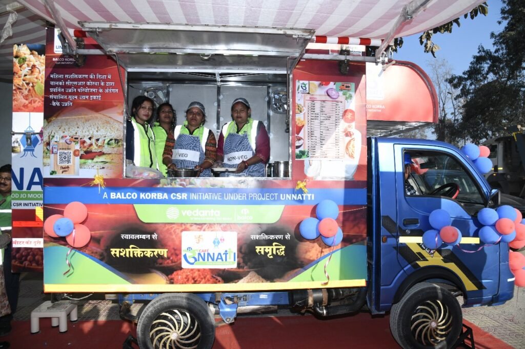 स्व सहायता समूह की महिलाओं ने बालको संयंत्र में लगाया फूड वैन