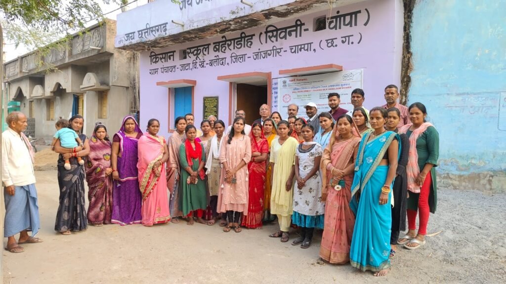 Kisaan School : तसर अनुसंधान केंद्र रांची के डायरेक्टर ने किया प्रशिक्षण कार्यक्रम का अवलोकन, वरिष्ठ पत्रकार कुंजबिहारी साहू किसान स्कूल में चल रहा 45 दिवसीय प्रशिक्षण