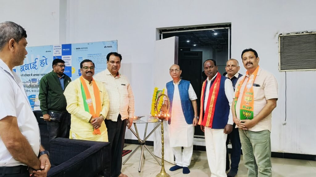 विधायक प्रेमचंद के साथ छुरी नगर पंचायत प्रत्याशियों ने कृष्णा टाटा में किया जनसंपर्क
