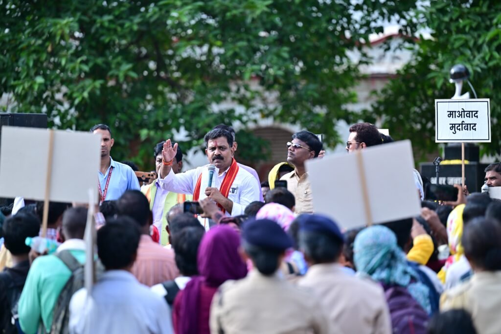 उप मुख्यमंत्री श्री विजय शर्मा ने किया नक्सल प्रभावित की रैली को सम्बोधित