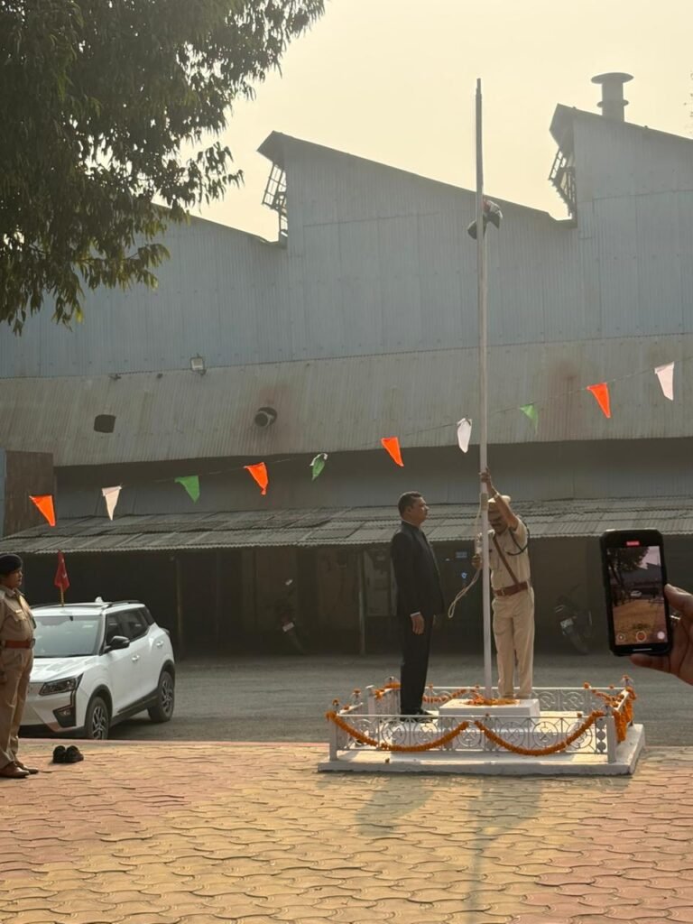 सेण्ट्रल वर्कशाप कोरबा में धूमधाम से मना 77वां गणतंत्र दिवस, महाप्रबंधक जी.के. द्विवेदी ने किया ध्वजारोहण