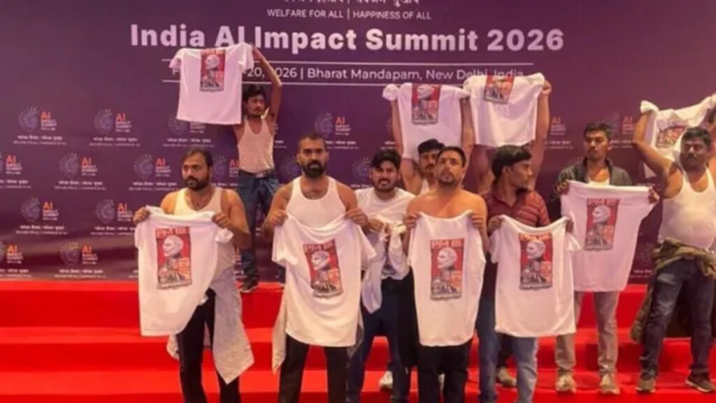 भारत मंडपम में AI समिट के दौरान हंगामा, यूथ कांग्रेस कार्यकर्ताओं का प्रदर्शन