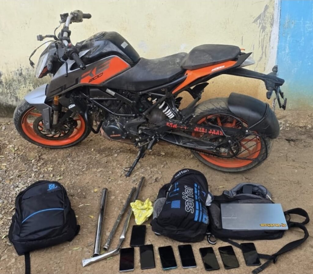 खतरनाक रॉड-डंडा लेकर आतंक मचाने वाले गिरोह पर पुलिस की कार्रवाई..