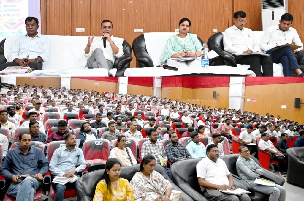 कलेक्टर श्री जन्मेजय महोबे ने की पीएम आवास, मनरेगा, बिहान एवं स्वच्छ भारत मिशन (ग्रामीण) के कार्यों की विस्तृत समीक्षा