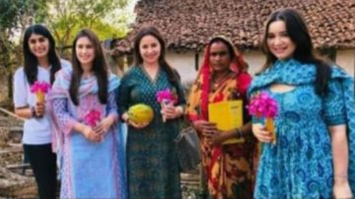 सीक्रेट अंदाज में बिलासपुर पहुंचा Sachin Tendulkar का परिवार’ अचानकमार में आदिवासियों संग बिताए सादगी भरे पल