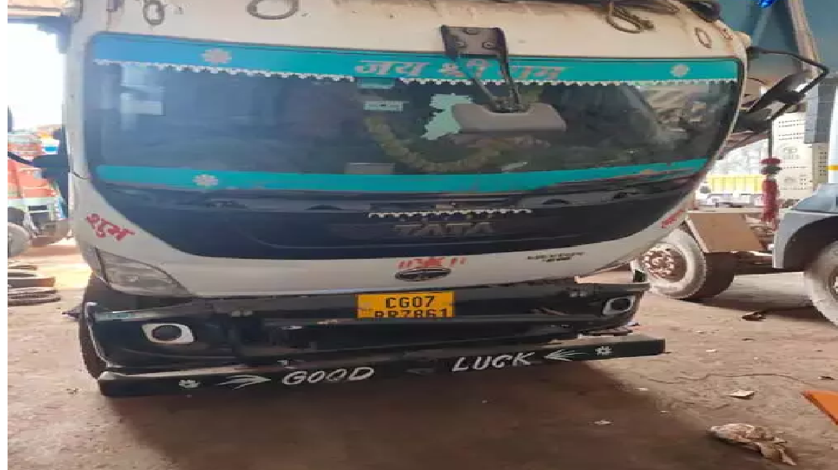 EOW Chhattisgarh Action : EOW की बड़ी कार्रवाई , डिस्टिलरी से ज़ब्त किए 3 वाहन, बिना रिकॉर्ड खपाई जा रही थी अवैध शराब