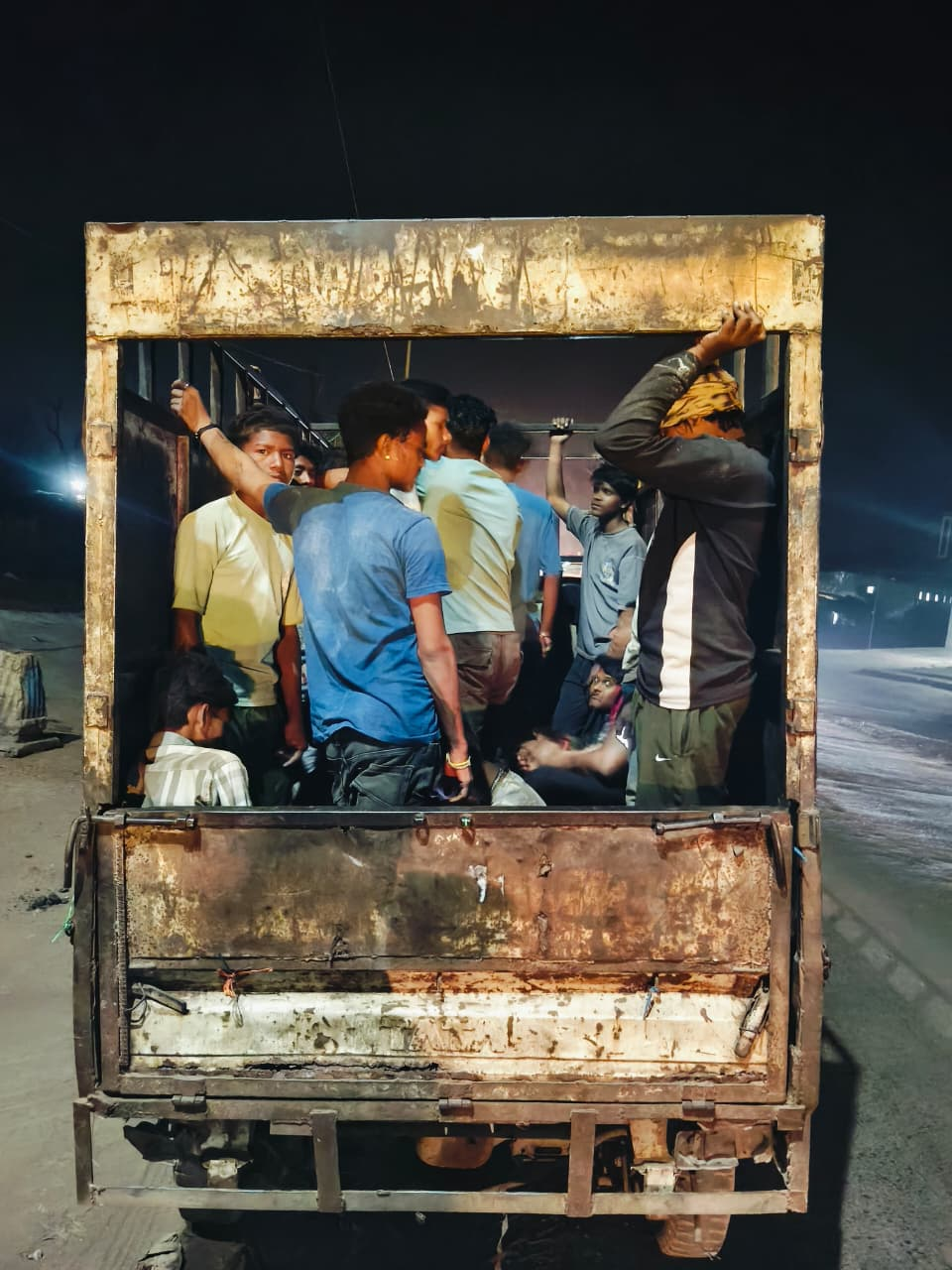 यातायात नियमों के उल्लंघन पर लगातार कार्यवाही, एक दिवस में 104 प्रकरणों पर कार्यवाही, ₹53,400 समंस शुल्क वसूला गया