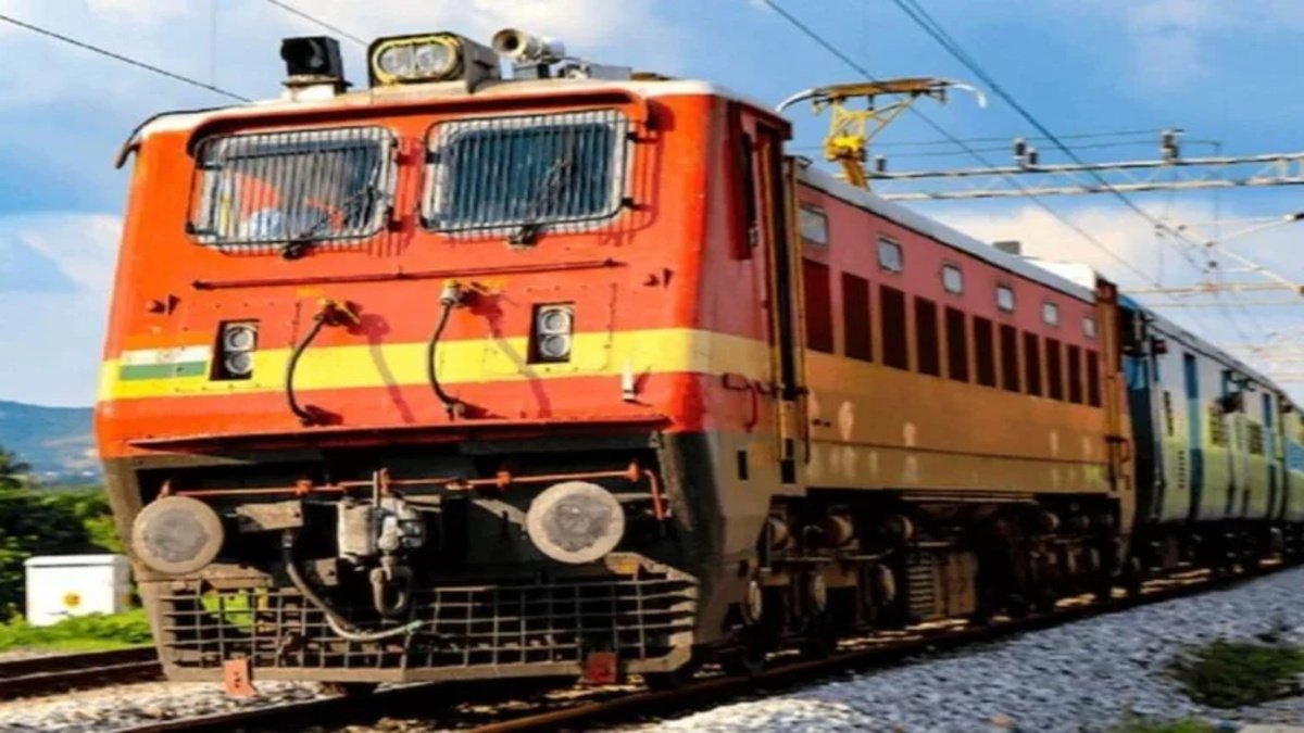 Railway News : यात्रियों को बड़ी राहत, चांपा में नॉन-इंटरलॉकिंग कार्य स्थगित, सभी रद्द ट्रेनें फिर चलेंगी