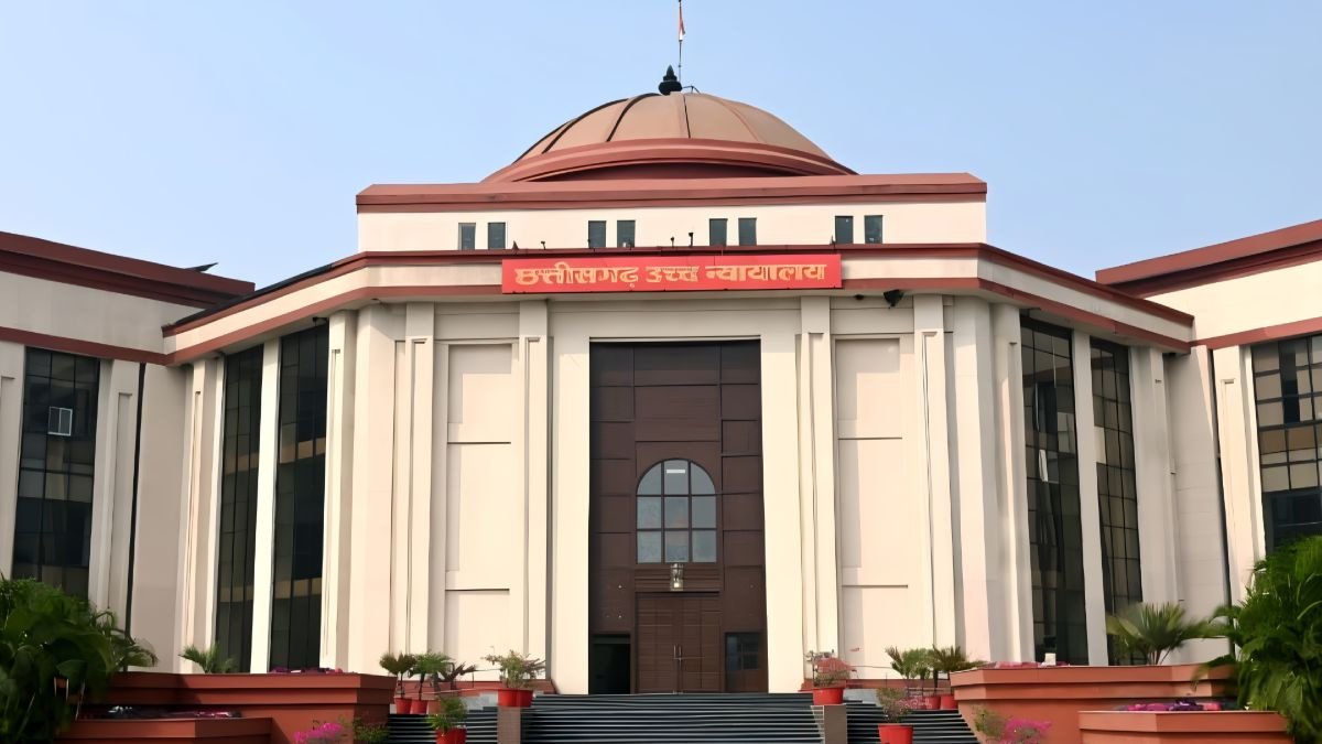 CG BREAKING : भाजपा नेता को उंगली दिखाने के मामले में निलंबित CEO की याचिका खारिज
