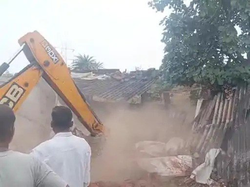 (कोरबा) बुलडोजर चला शासकीय जमीन से हटाए गए अतिक्रमण