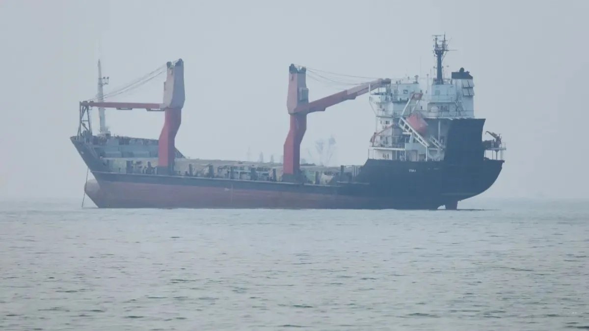 Hormuz Strait Attack : होर्मुज स्ट्रेट में कमर्शियल जहाज पर हमला, 11 भारतीयों में 10 सुरक्षित, एक लापता