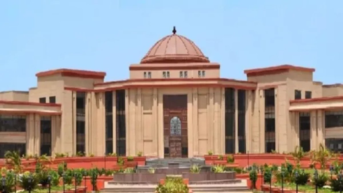 आधार कार्ड की जन्मतिथि को अंतिम मानने से इनकार, High Court’ ने अन्य दस्तावेजों को भी जरूरी बताया