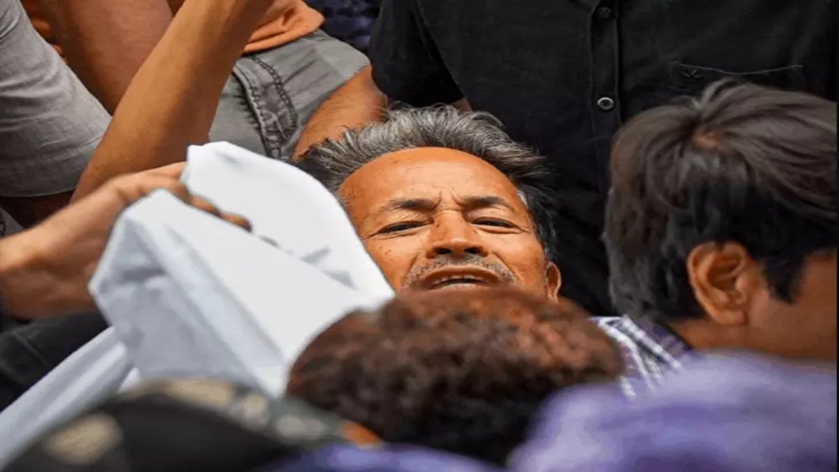 सोनम वांगचुक की तबीयत पर विवाद बढ़ा, पत्नी ने सफदरजंग अस्पताल की व्यवस्था पर उठाए सवाल