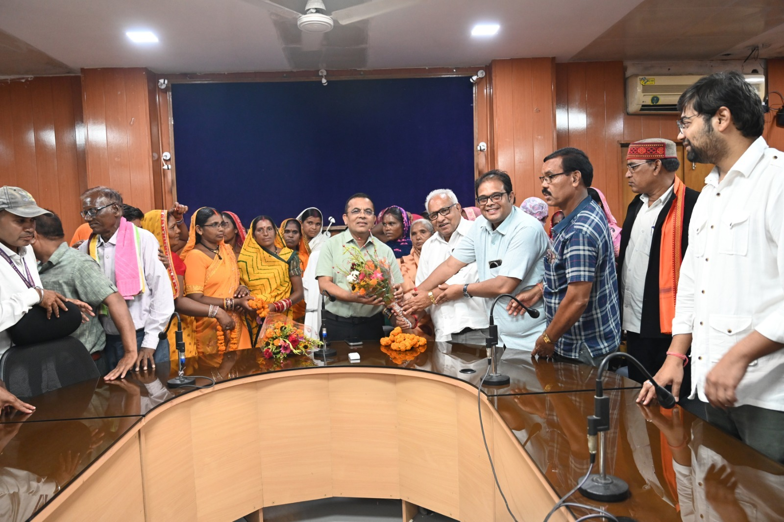 विश्व जनसंख्या दिवस: कलेक्टर ने जनसंख्या स्थिरीकरण पखवाड़ा के प्रचार वाहन को हरी झंडी किया रवाना