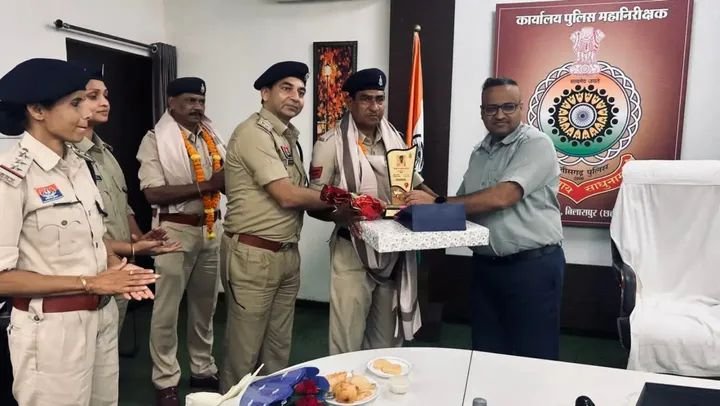 बिलासपुर रेंज कार्यालय के दो पुलिस अधिकारियों की सेवानिवृत्ति पर गरिमामयी विदाई समारोह आयोजित