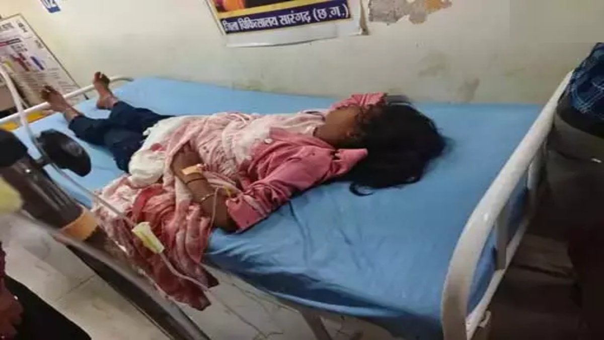CG Accident : ट्रक और पिकअप की जोरदार भिड़ंत से मची चीख-पुकार, 2 श्रद्धालुओं की मौत’ 15 अस्पताल में भर्ती