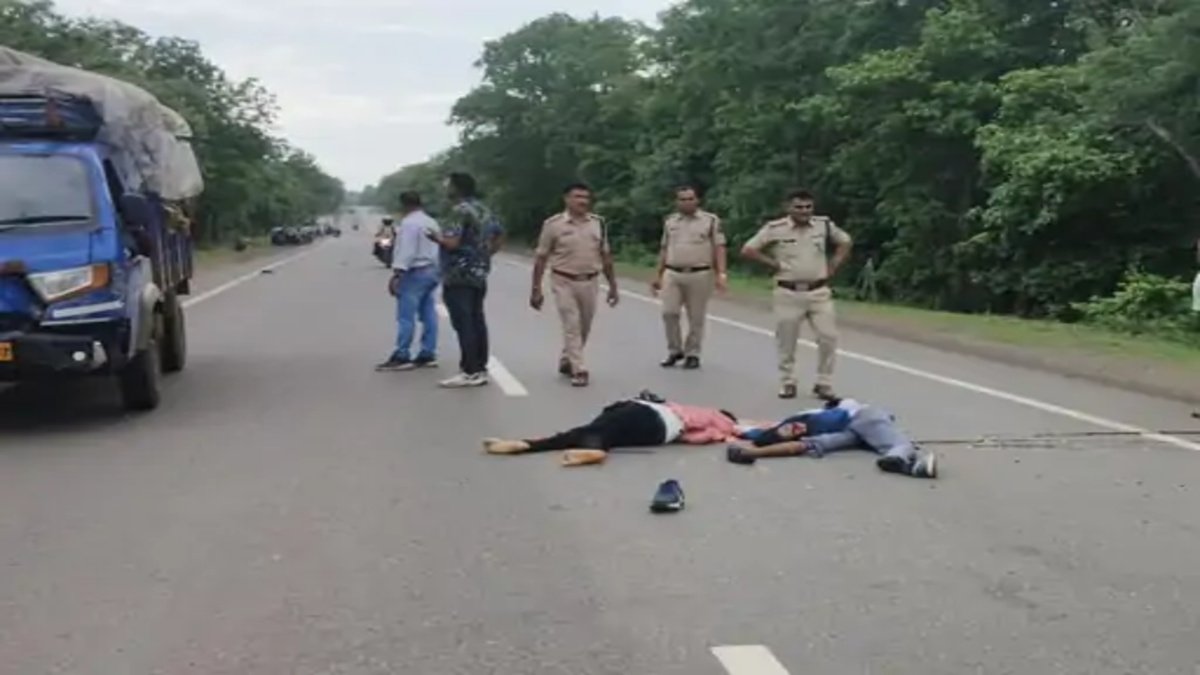 CG Accident : घूमने निकले दोस्तों के साथ दर्दनाक हादसा, ट्रक की टक्कर से दो की मौत, तीन गंभीर, इलाके में पसरा मातम