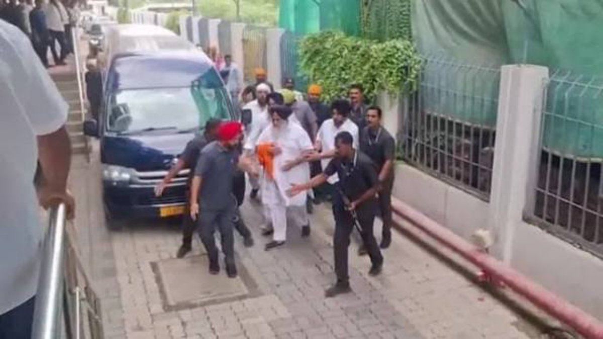 नांदेड़ में सुखबीर बादल पर कृपाण से हमला, बचाने पहुंचे PSO भी घायल
