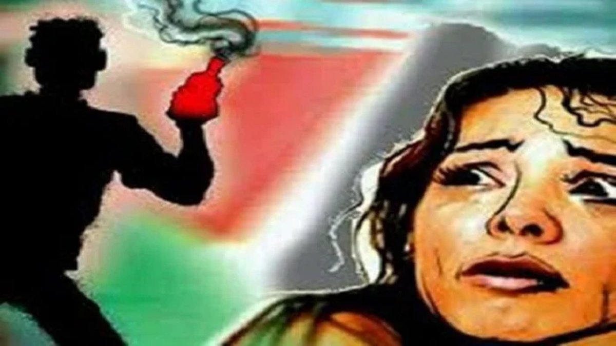 CG Crime : बात नहीं करने से नाराज युवक ने महिला पर फेंका एसिड, कांवड़ यात्रा में दो मासूम भी झुलसे
