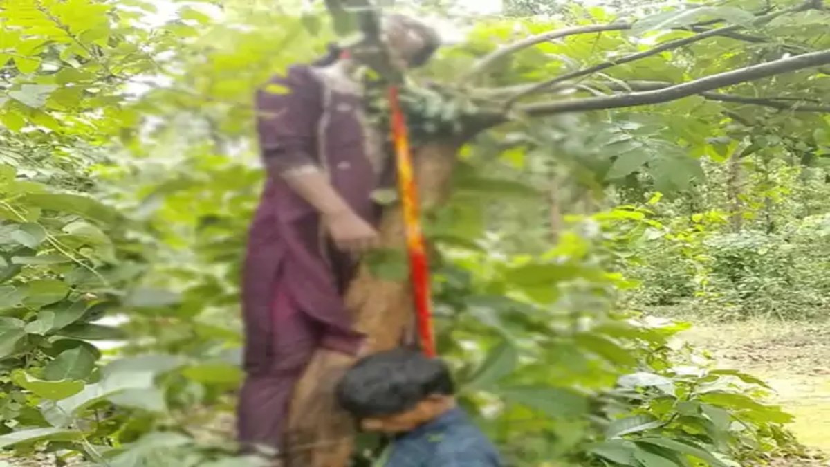 CG Crime News : सरगुजा-सूरजपुर सीमा पर दर्दनाक घटना, पेड़ पर एक साथ मिले युवक-युवती के शव
