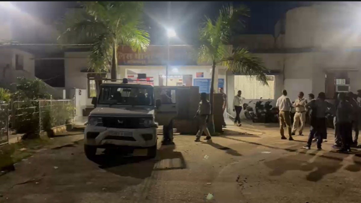 School Ragging Case : स्कूल हॉस्टल में रैगिंग का खौफनाक खेल’ दो छात्रों पर हमला, सिर फूटने से मचा हड़कंप