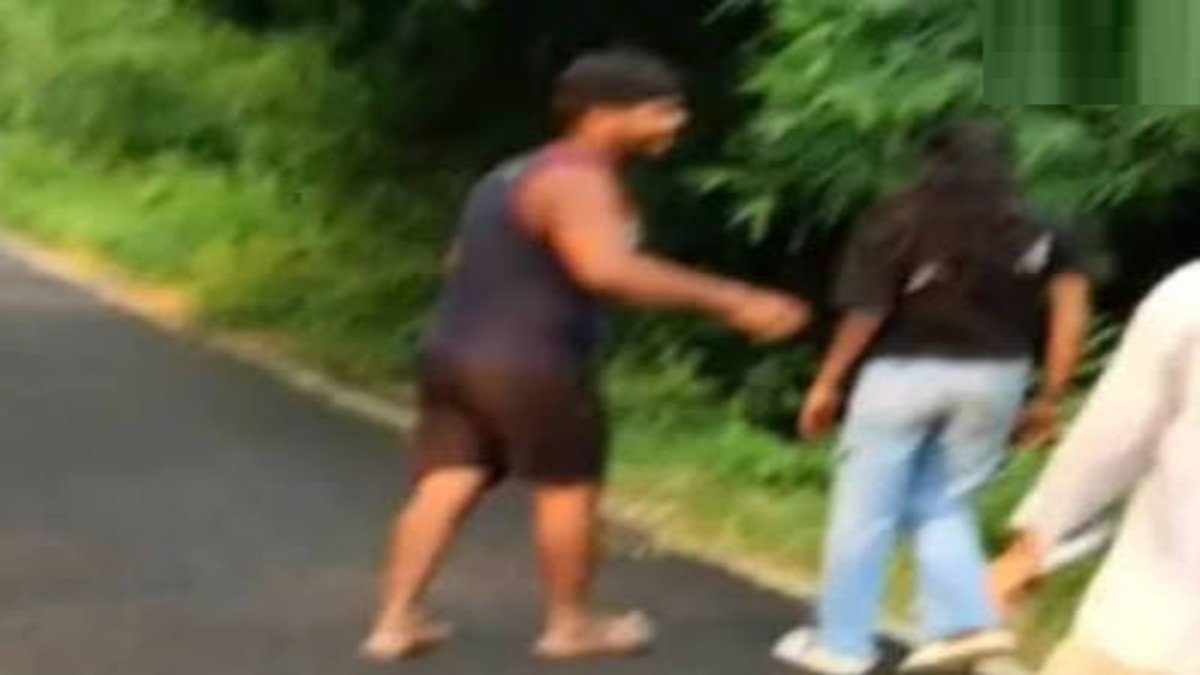 Crime News : समस्तीपुर में युवती से दुर्व्यवहार का आरोप, सरेआम घसीटने की घटना के बाद 4 गिरफ्तार