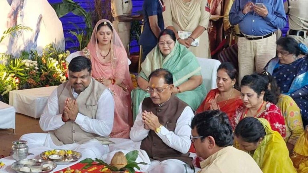 CG News : मुख्यमंत्री निवास में गूंजे तीजा-पोरा के गीत, लोक परंपराओं से सजा उत्सव