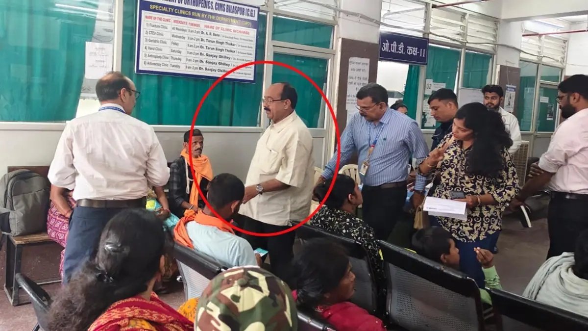 Deputy CM Arun Sao’ के पैर में चोट, सिम्स में डॉक्टरों ने किया इलाज