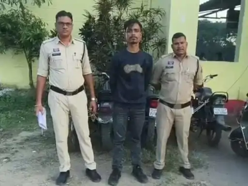 कोरबा में 12 से 15 युवकों का आतंक! बाइक से पहुंचे, युवक के गले पर वार करने की कोशिश