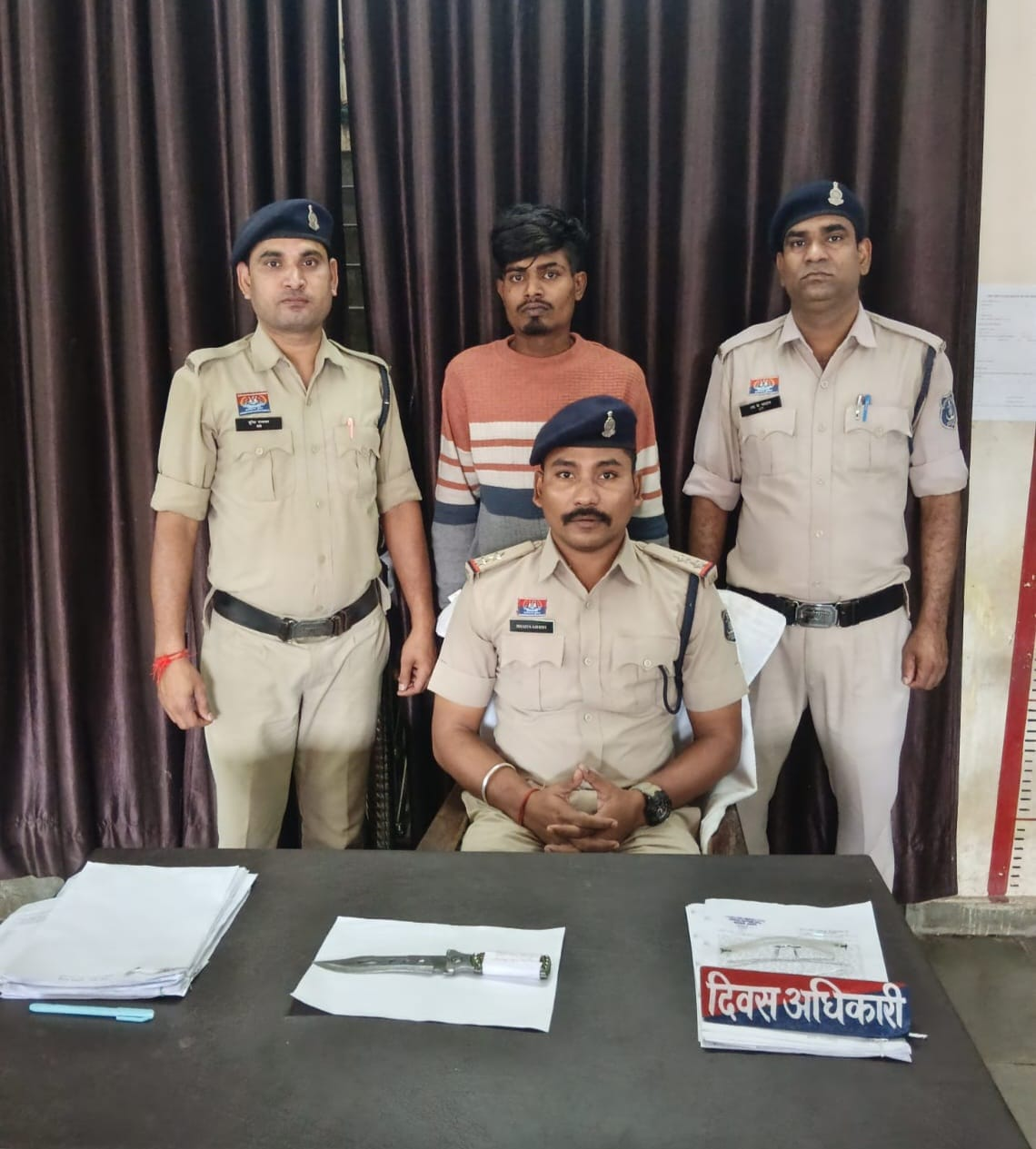 धारदार हथियार लेकर आने जाने वालो को डराने वाला आरोपी चढ़ा कोतवाली पुलिस के हत्थे